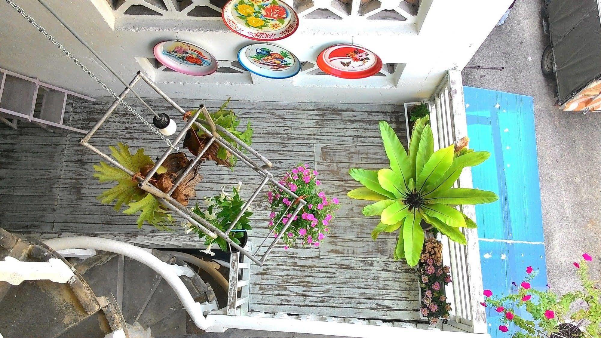Appartamento The Loft @ 13 Hibiscus Malacca Esterno foto